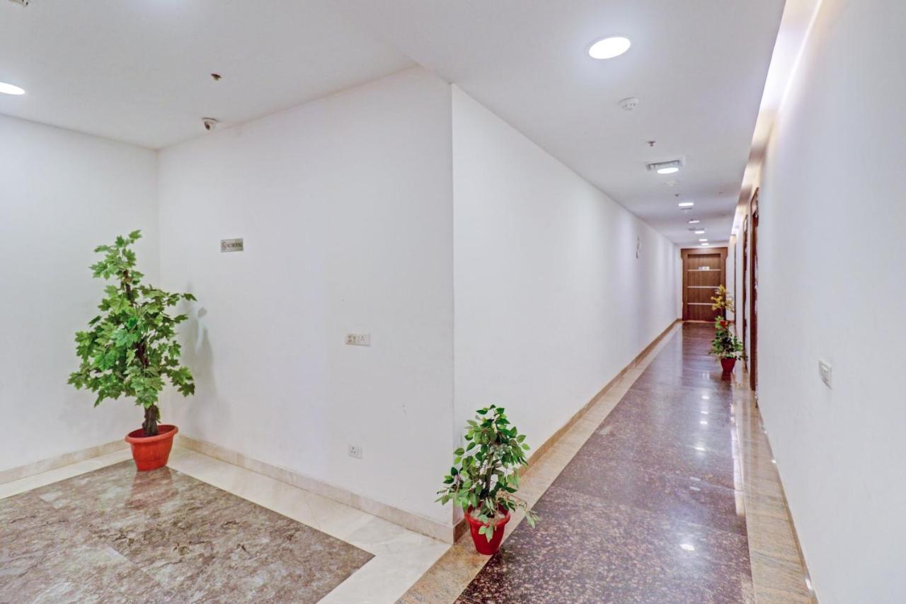 Oyo Townhouse 484 Sanskriti Otel Delhi  Dış mekan fotoğraf