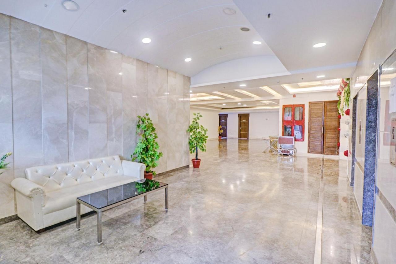 Oyo Townhouse 484 Sanskriti Otel Delhi  Dış mekan fotoğraf
