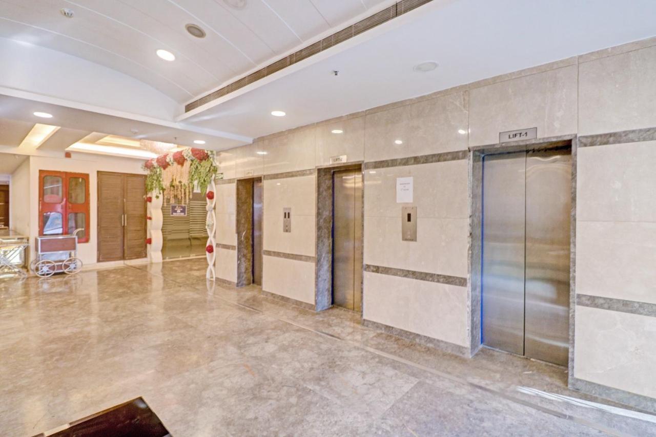 Oyo Townhouse 484 Sanskriti Otel Delhi  Dış mekan fotoğraf