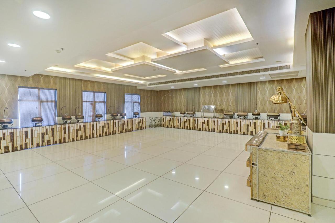 Oyo Townhouse 484 Sanskriti Otel Delhi  Dış mekan fotoğraf