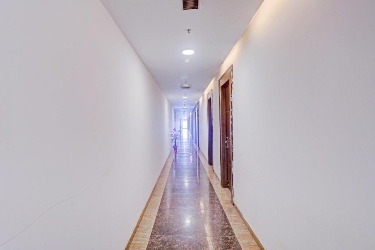 Oyo Townhouse 484 Sanskriti Otel Delhi  Dış mekan fotoğraf